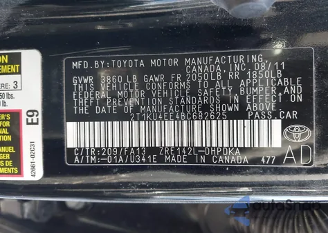 2011 Toyota Matrix z USA, uszkodzony, nr VIN 2T1KU4EE4BC682625